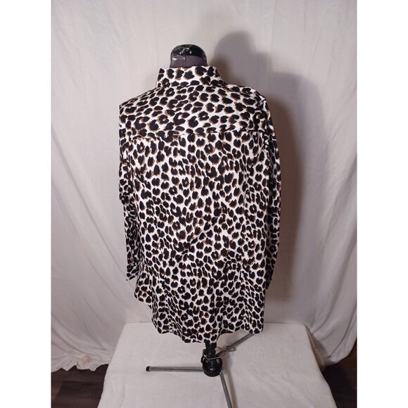 CJ BANKS Button blouse plus size‎ - Picture 2 of 6